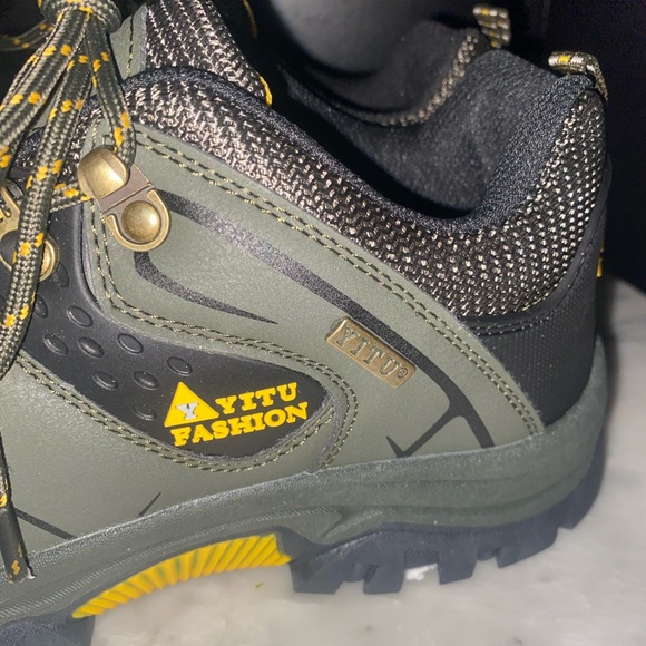 Yitu Fashion Hiking Boots - Picture 2 of 7